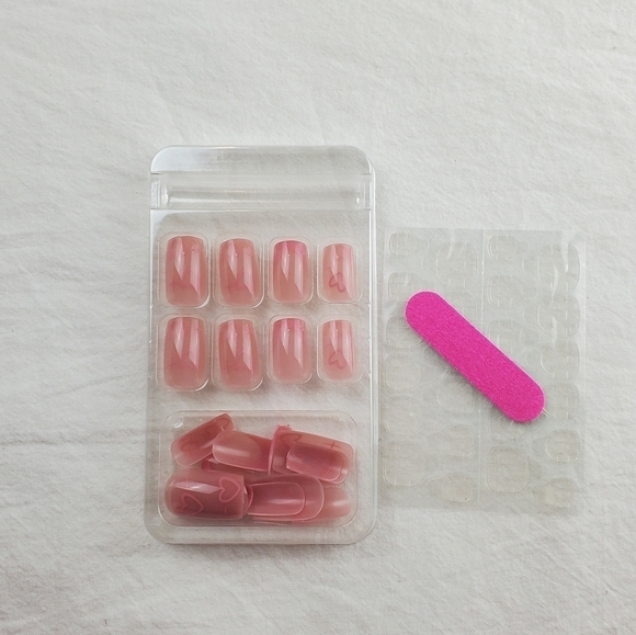 24 Pieces Fake Press On Nails - Picture 3 of 8